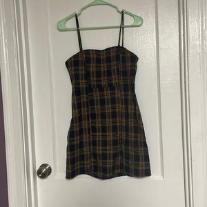 BLACK AND YELLOW PLAID DRESS